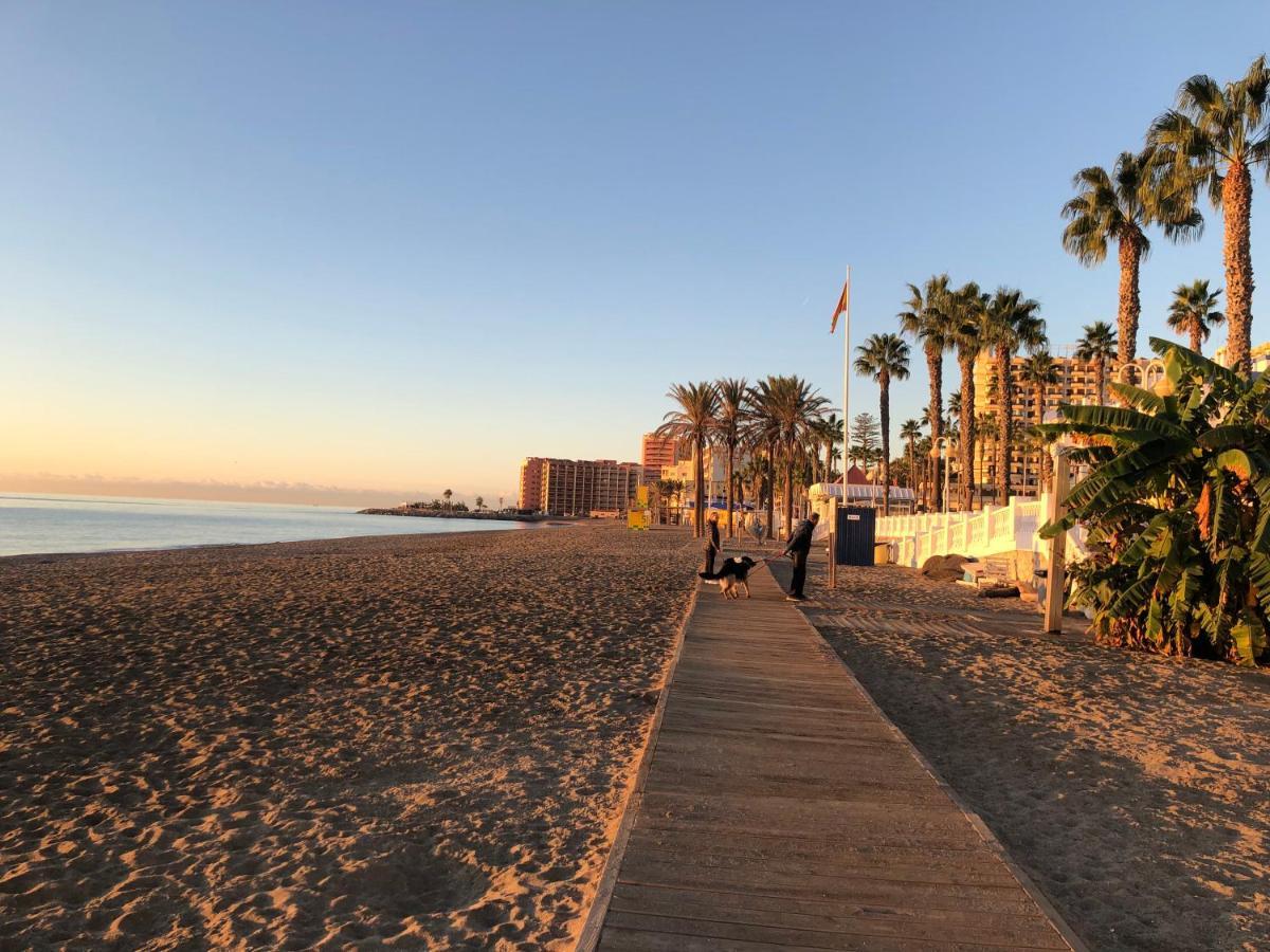 Luxury Beachfront Apartment In Benalmadena Costa Exterior foto